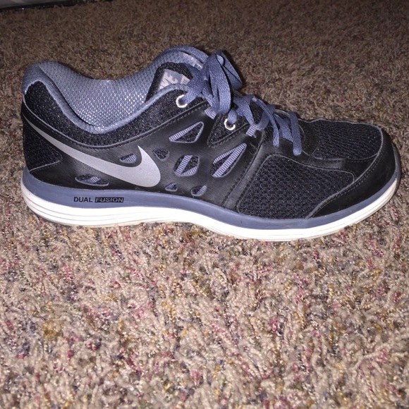 Black Nike Fusion's