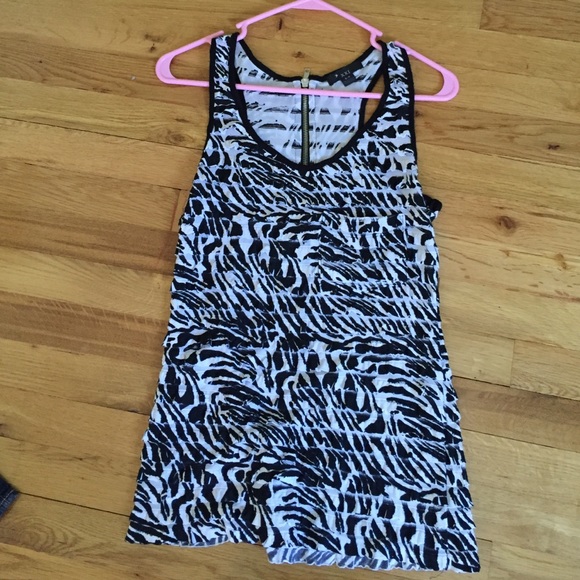 Forever 21 Print tank