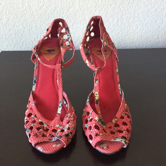 Rocket dog red floral heels