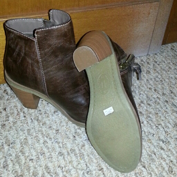 Boots - Picture 2 of 3