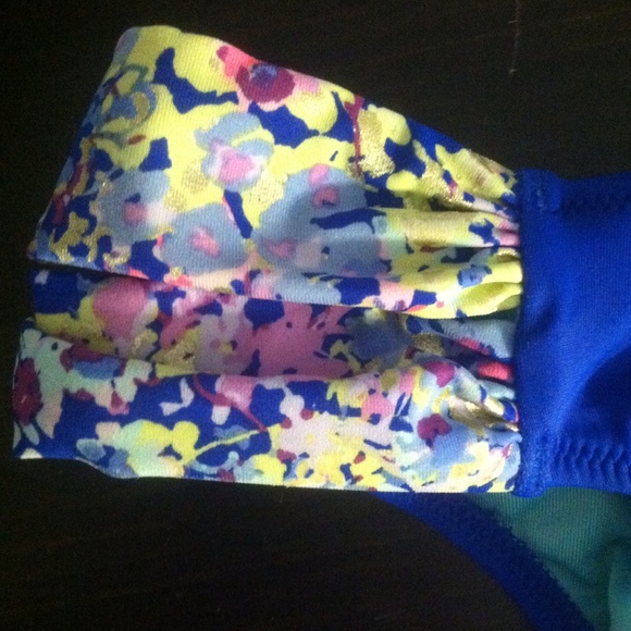 VS SWIM - Picture 3 of 4