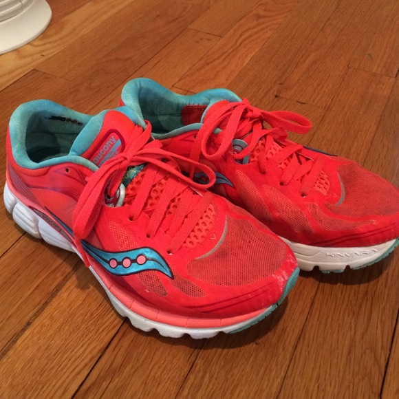 size 8 Saucony sneakers