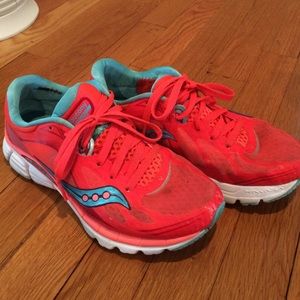 size 8 Saucony sneakers