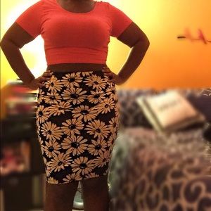 Daisy print pencil skirt