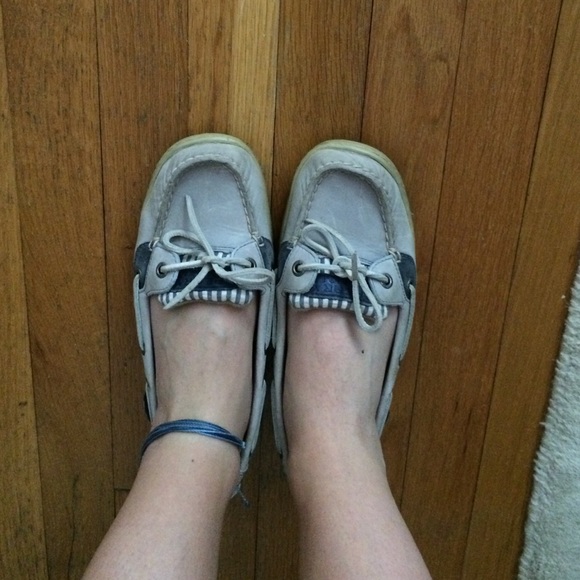 Sperries - Picture 3 of 4