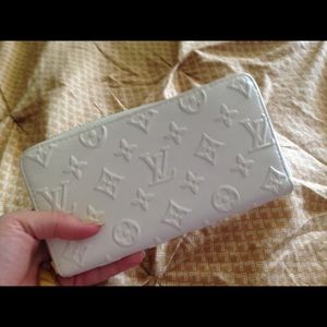 Louis Vuitton White Leather Clutch