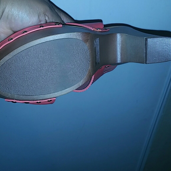 Heels - Picture 2 of 3