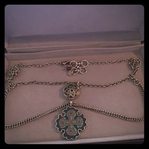 Silver pendant necklace