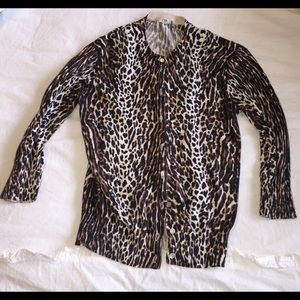 Quarter sleeve leopard print cardigan