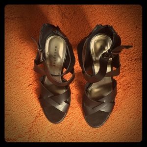 Metaphor Black strappy heels