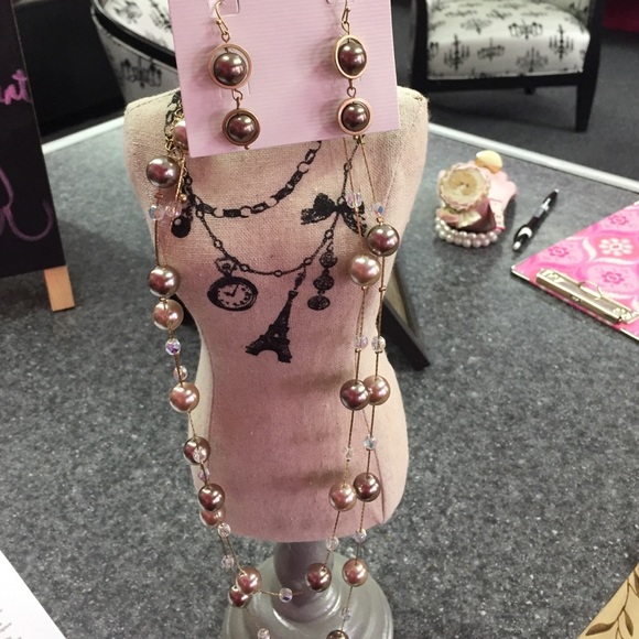 Necklace earring set