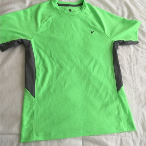 Dry fit top - Picture 2 of 3