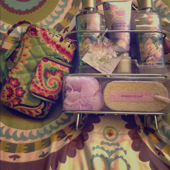 Bundle: wallet & bath set - Picture 1 of 3