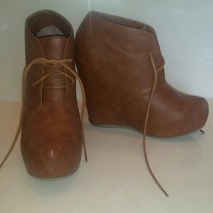 Brown wegde booties lace up ankle boot size 8