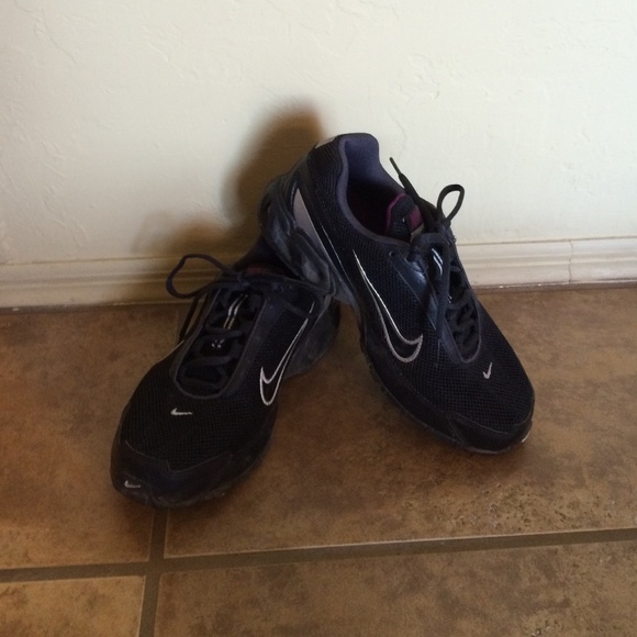 Women's black Nike