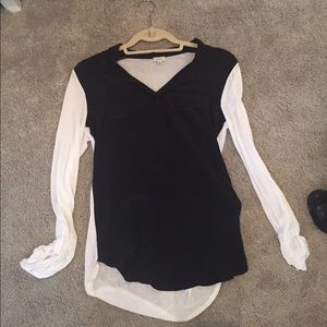 Aritzia black and white blouse