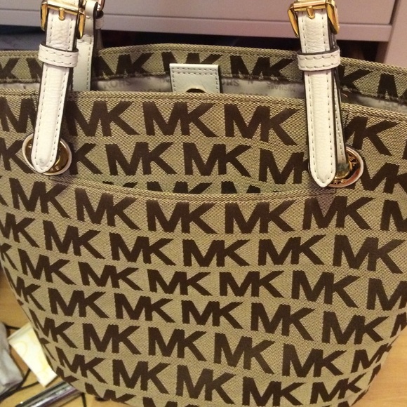 Michael Kors purse - Picture 2 of 2