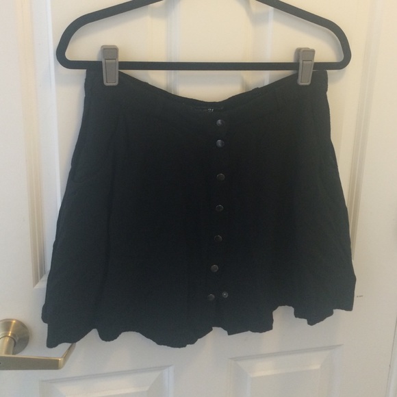 Black skater skirt