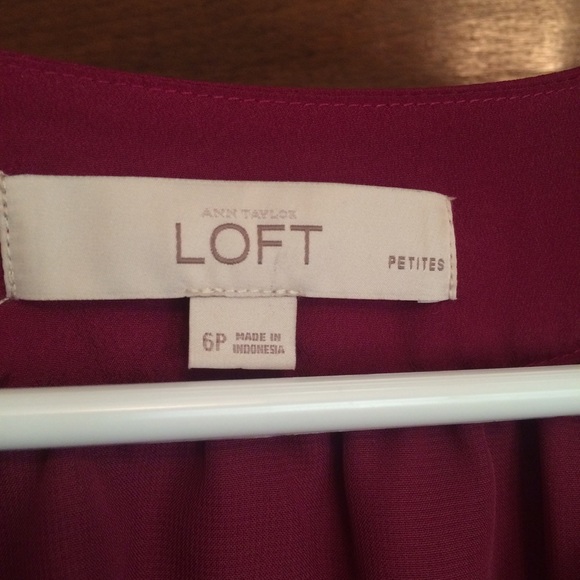 🚫sold in bundle🚫Magenta Loft dress. Size 6 P - Picture 2 of 4