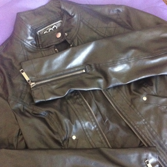 Black jacket - Picture 2 of 3