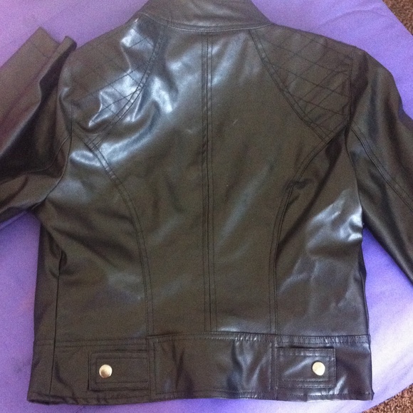 Black jacket - Picture 3 of 3