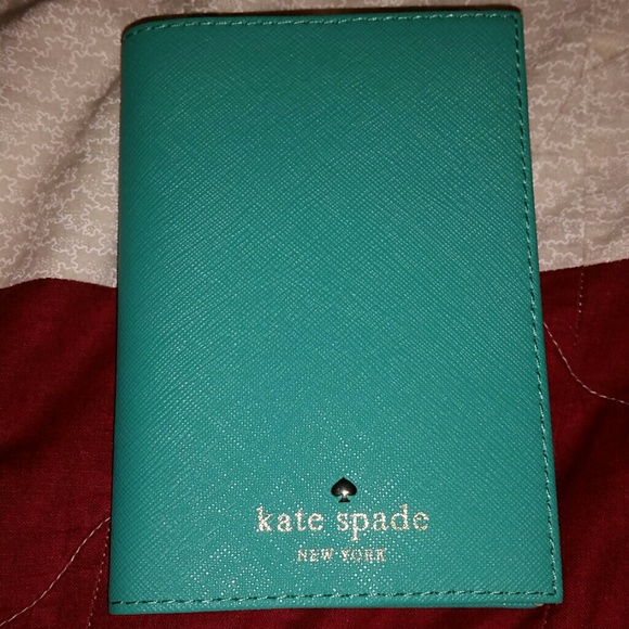 Mikas Pond Passport holder