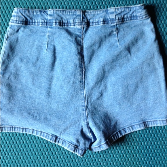 Pin-up style BDG sailor shorts - Picture 2 of 4