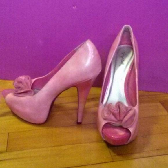 Pink heels