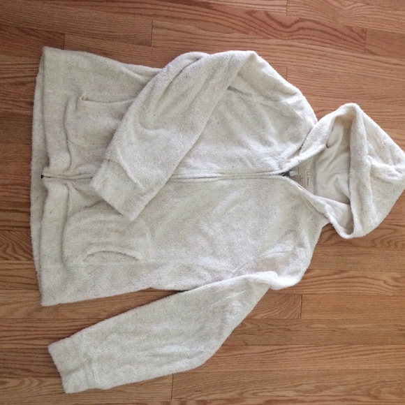 L.L. bean off white with speckled fleece