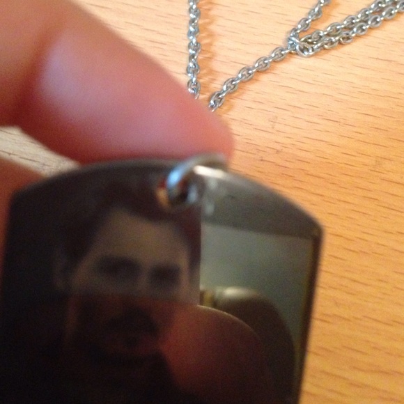 Johnny Depp dog tag necklace!❤️😍 - Picture 4 of 4