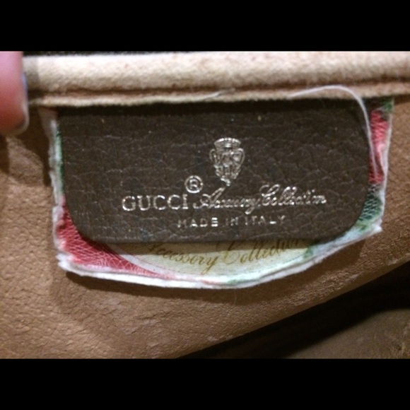 SOLD Gucci Crossbody Vintage Accessory Collection - Picture 2 of 4