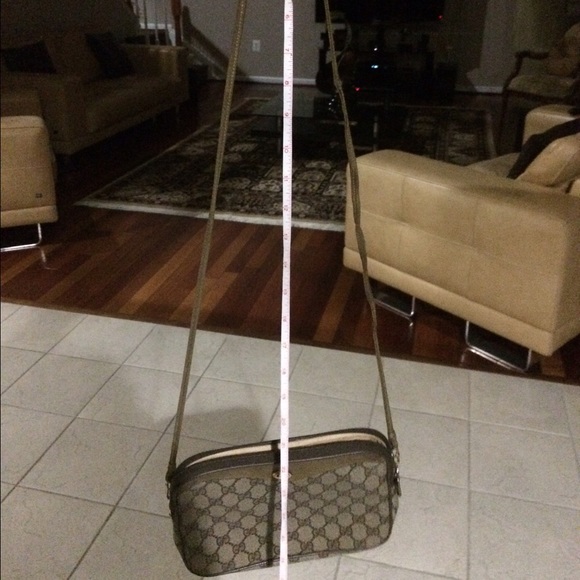 SOLD Gucci Crossbody Vintage Accessory Collection - Picture 3 of 4