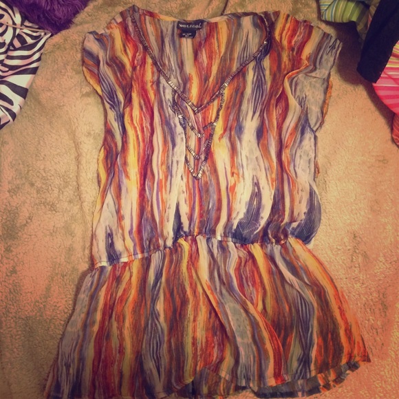 Short sleeve colorful flowy shirt