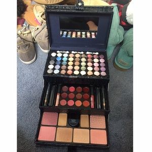 Makeup kit