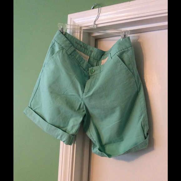 GAP Pants - NWOT GAP boyfriend shorts