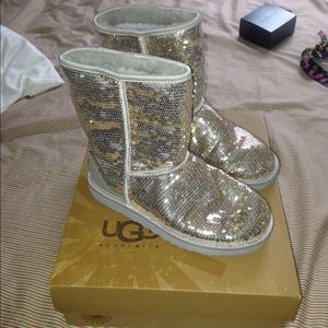 Silver sparkly uggs
