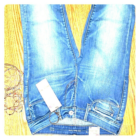 Levi's Jeans BRAND NEW WITH TAGS