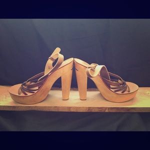 Michael Kors Metallic Platform!