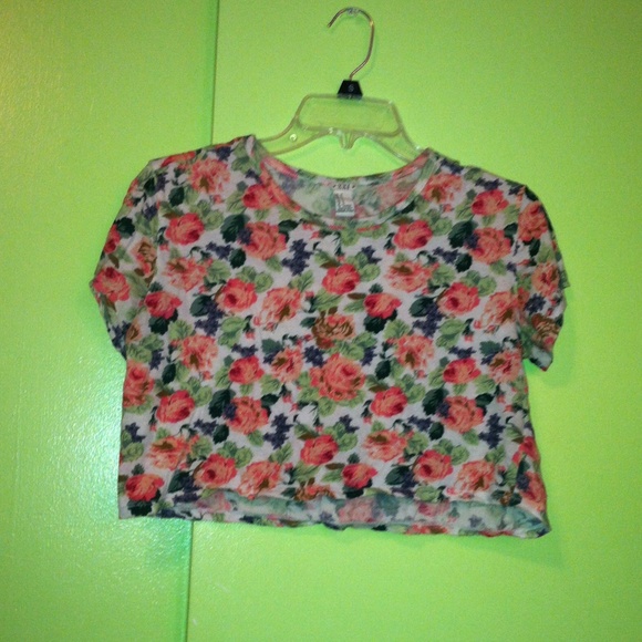 Floral Crop Top! 🌸