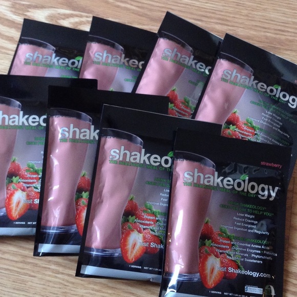 9 Strawberry Shakeology sample packs