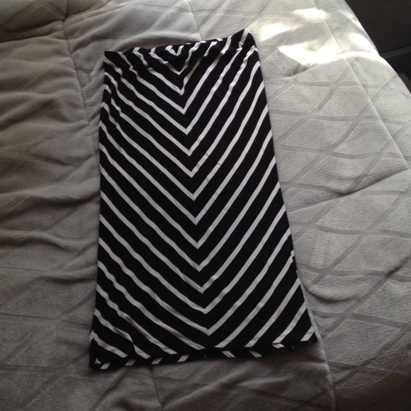 Black and White Chevron Long Skirt