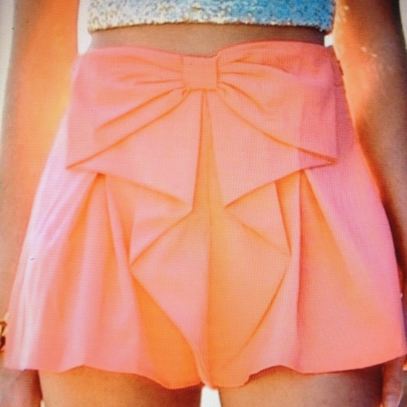 Dots Pants - Beautiful Rose Colored Bow Shorts Sz M
