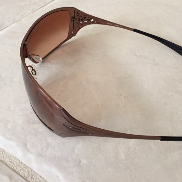 Oakley women sunglasses