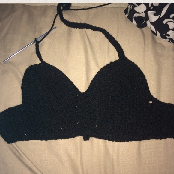 Custom crochet tops Coachella-styled - Picture 3 of 4