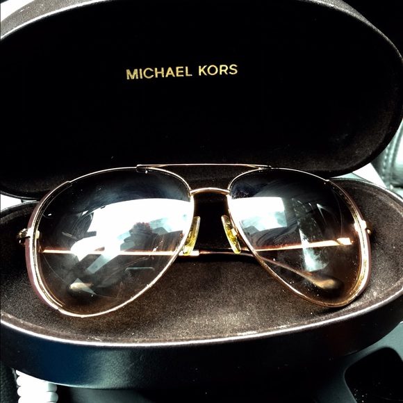 💥Traded💥 MK sunglasses with case