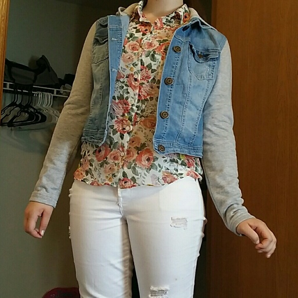 Jean jacket - Picture 1 of 2