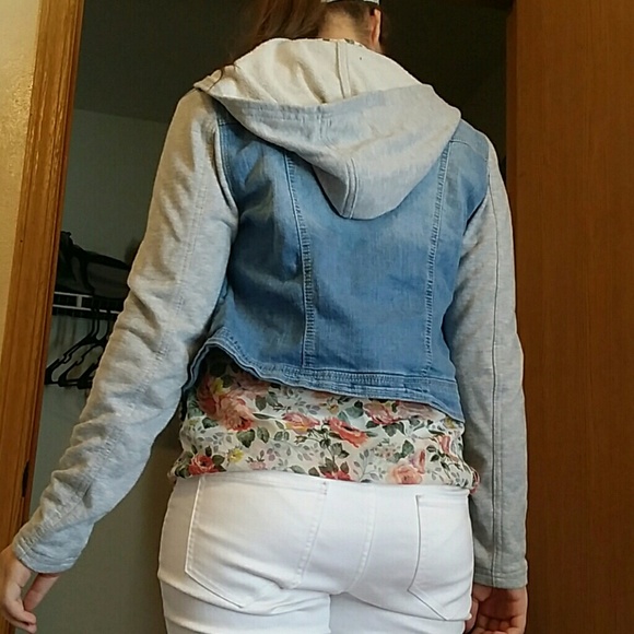 Jean jacket - Picture 2 of 2