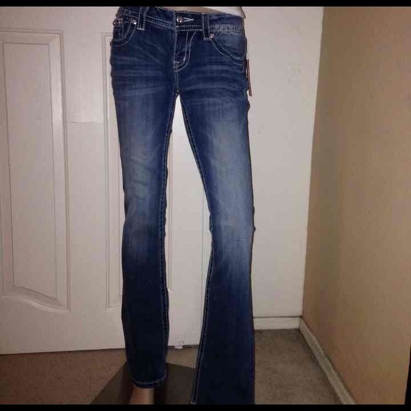 π NWOT!! Miss Me Dark Wash Bootcut Sz 24x34 - Picture 2 of 3