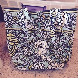 Verabradley tote bag