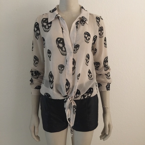 Vintage Havana Skull Printed Tie-up Blouse
